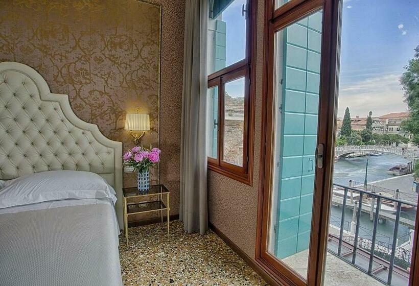 Habitación Triple Deluxe con Vistas, Santa Chiara