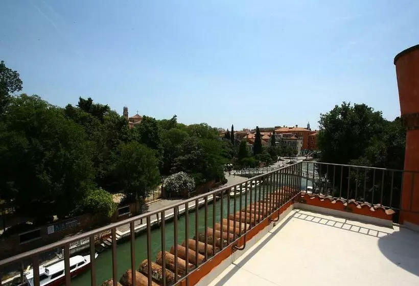 سوییت جونیور, Santa Chiara