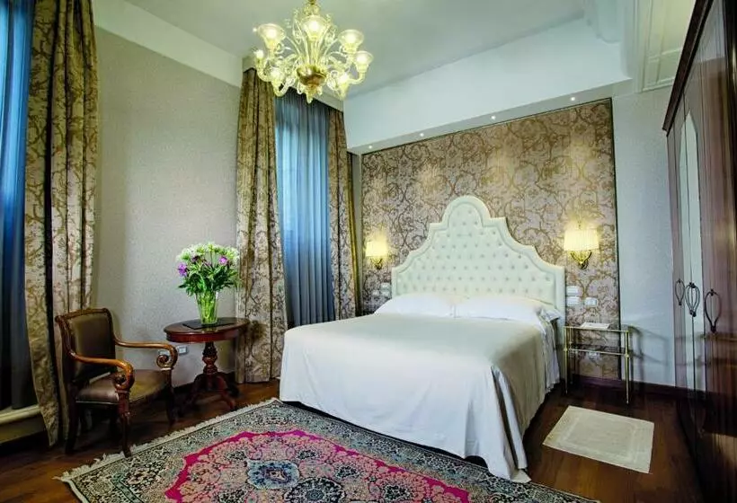 اتاق لوکس سه تخته با چشمانداز, Santa Chiara