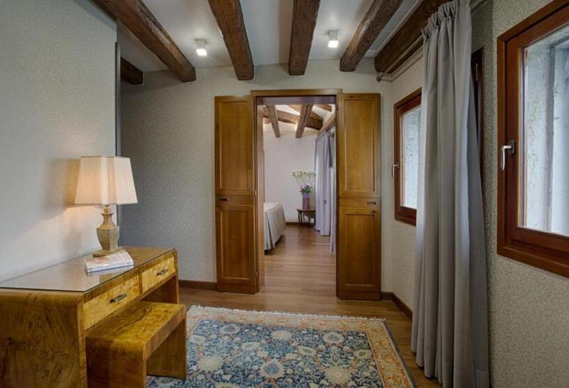 سوئیت با چشم‌انداز, Santa Chiara
