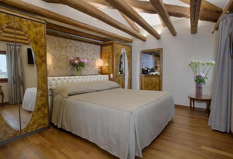 Suite con Vistas, Santa Chiara