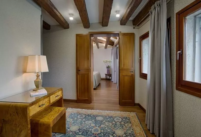 سوئیت با چشمانداز, Santa Chiara