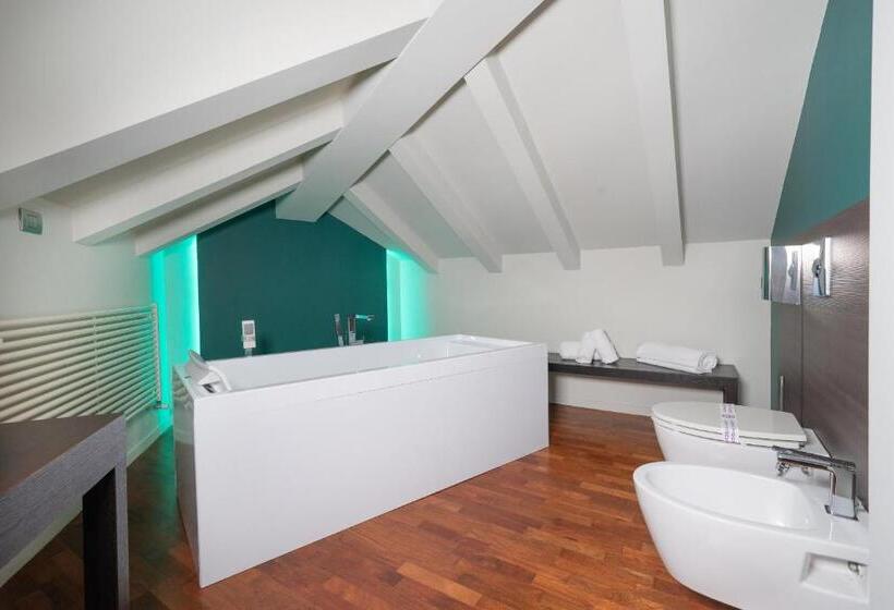 חדר פנטהאוז, Sirio