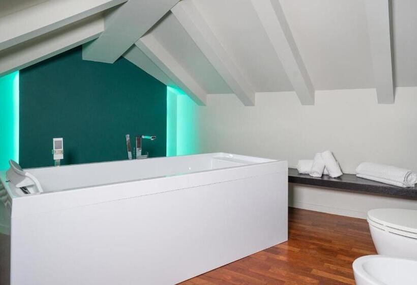 חדר פנטהאוז, Sirio