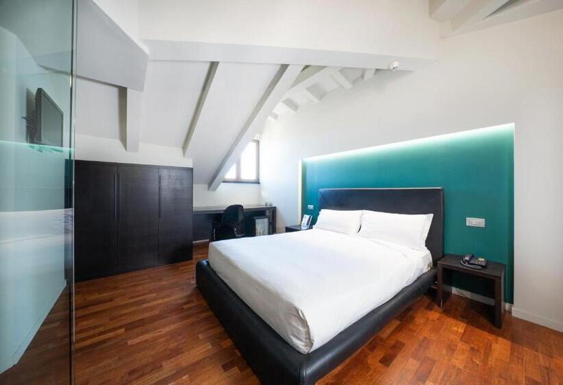 חדר פנטהאוז, Sirio