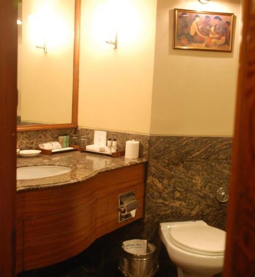 Номер Клуб, The Maya