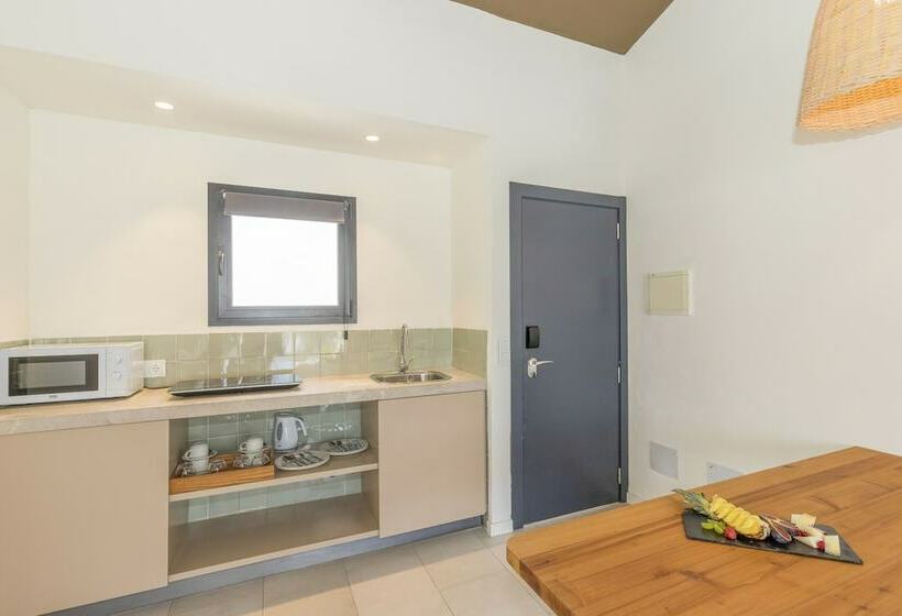 ２ベッドルームアパートメント, Marsenses Paradise Club