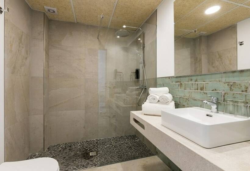 プールビュースタンダードルーム, Marsenses Paradise Club