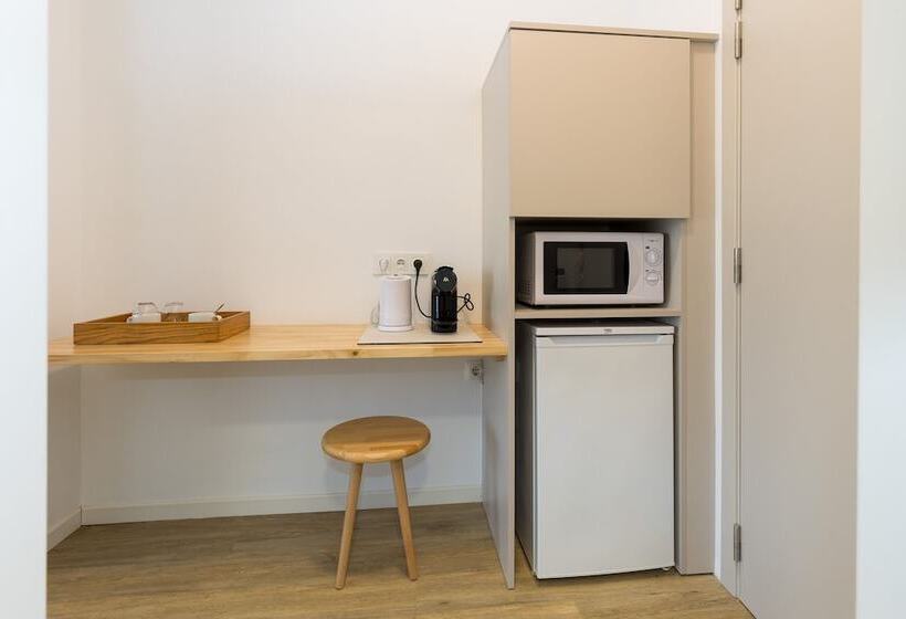 プールビュースタンダードルーム, Marsenses Paradise Club