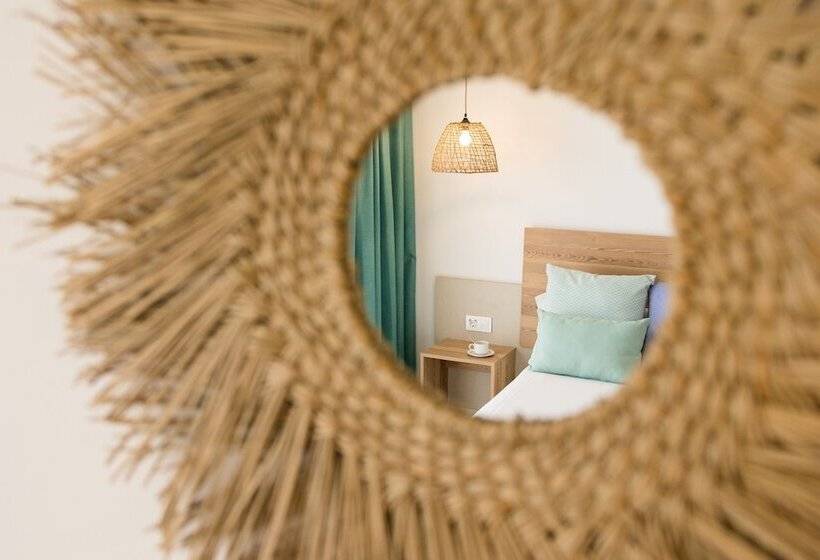Номер Стандарт Вид на Бассейн, Marsenses Paradise Club