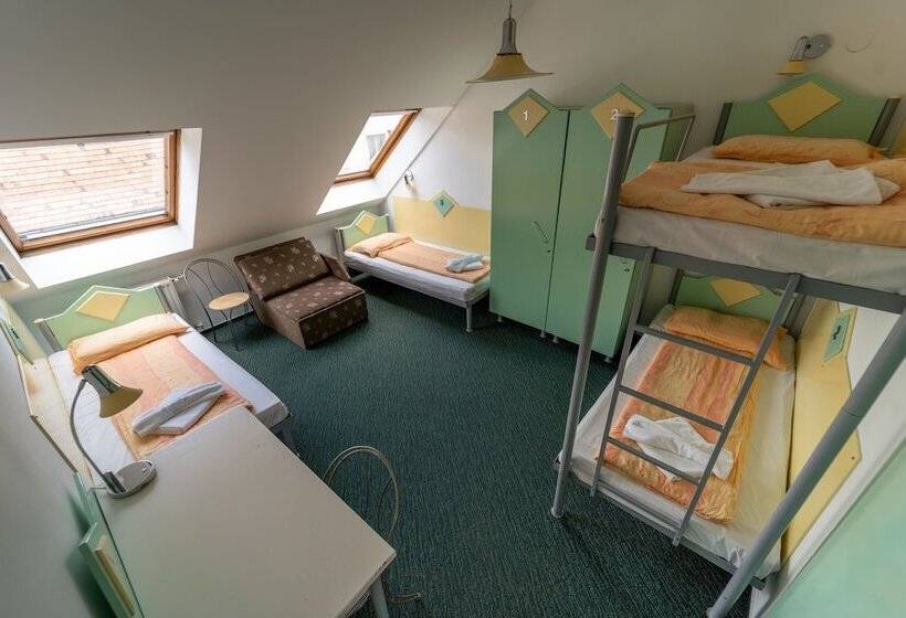 חדר סטנדרט לארבעה, MP Hostel Budapest