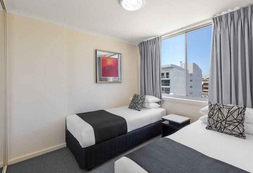 דירת שני חדרים, Nesuto The Entrance