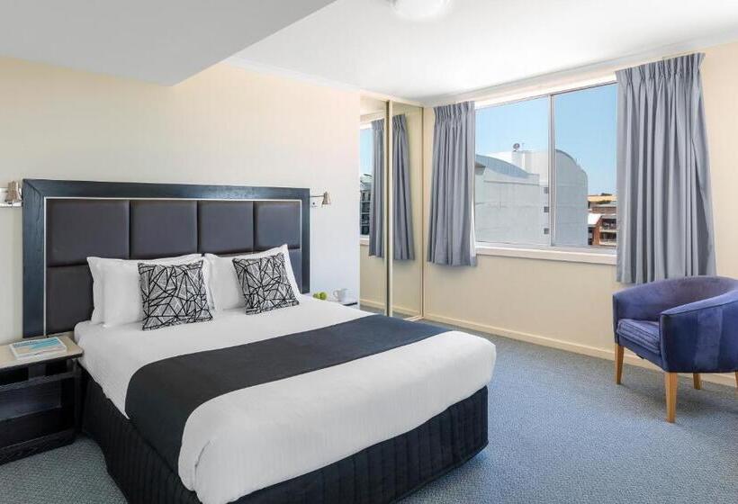 דירת שני חדרים, Nesuto The Entrance