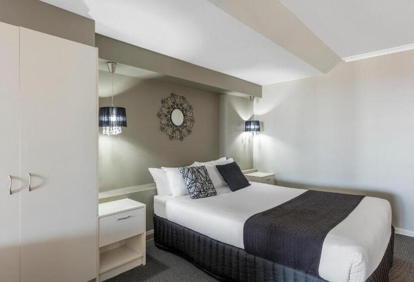 סטודיו דלוקס, Nesuto The Entrance