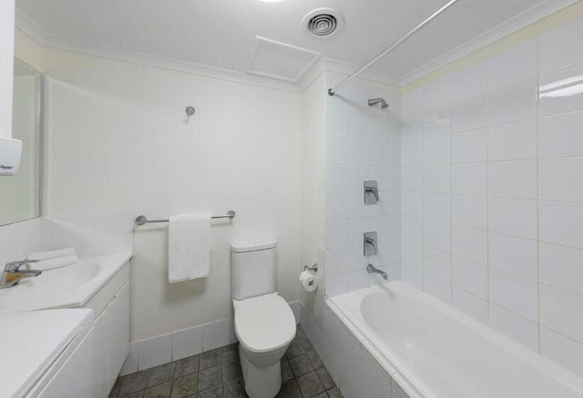 דירת חדר, Nesuto The Entrance