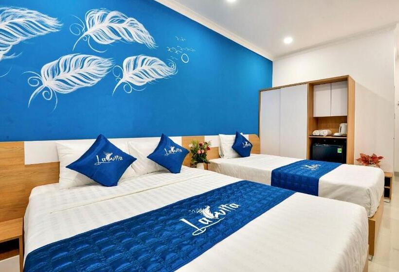 اتاق استاندارد سه نفره, La Vita