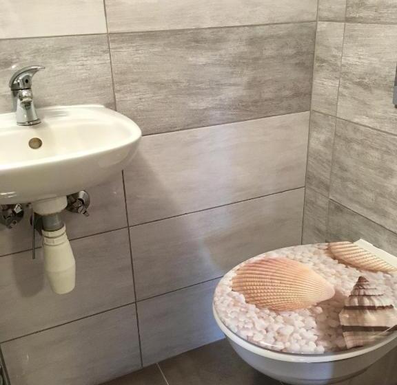 جناح غرفتين نوم, Ubytovani Haasova