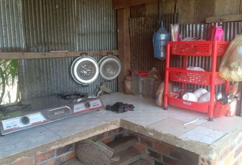 家族用バンガロー, Family Batcave Homestay