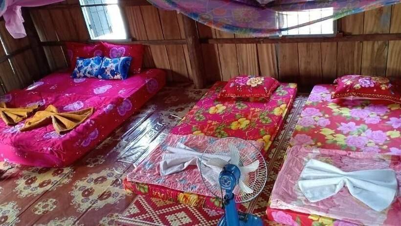 Семейное Бунгало, Family Batcave Homestay