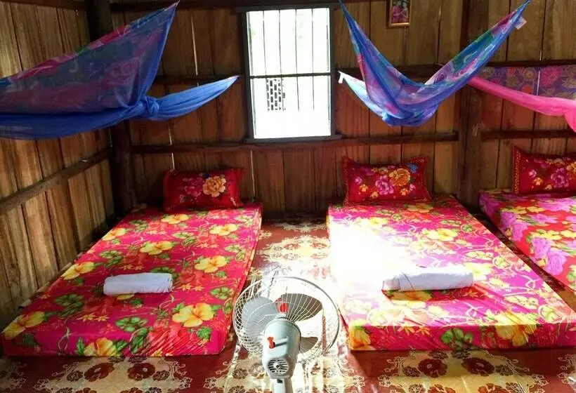 بنگله خانوادگی, Family Batcave Homestay