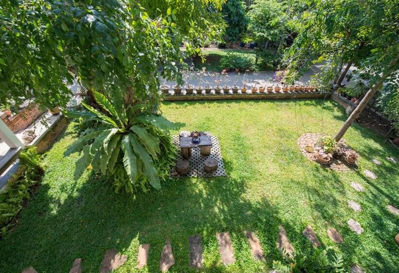 ガーデンビュースタンダードルーム, Phuttal Residence