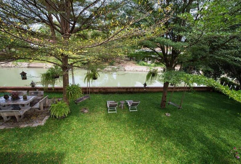 リバービュースタンダードルーム, Phuttal Residence