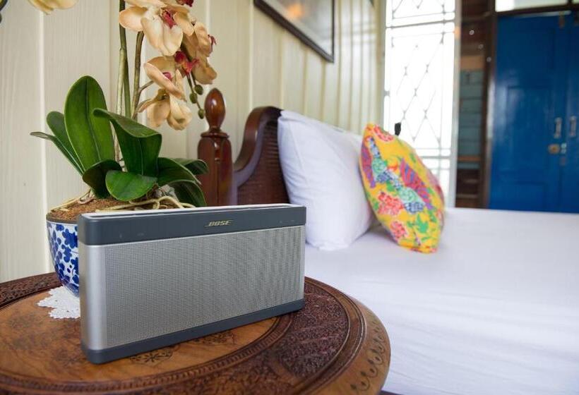 リバービュースタンダードルーム, Phuttal Residence