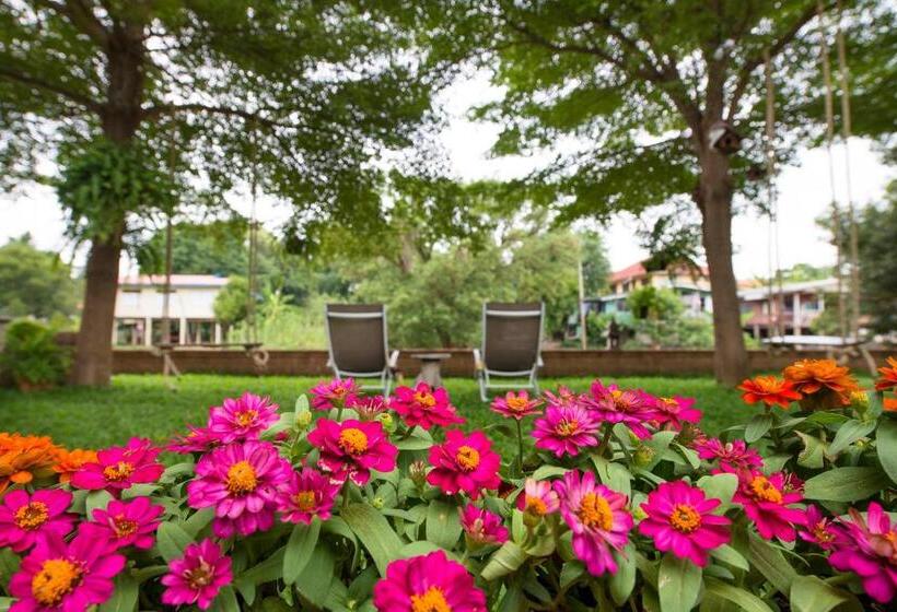 ファミリールーム, Phuttal Residence