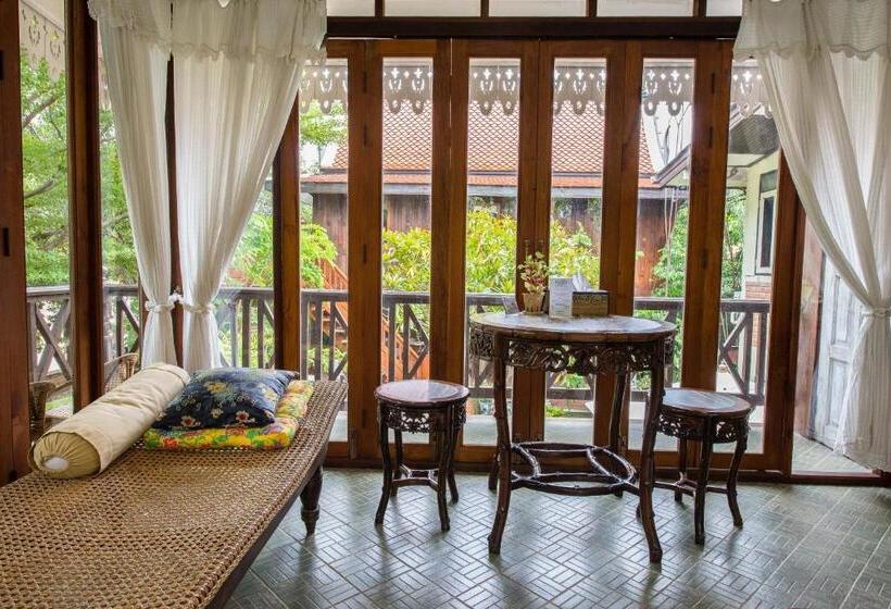 リバービュースタンダードルーム, Phuttal Residence