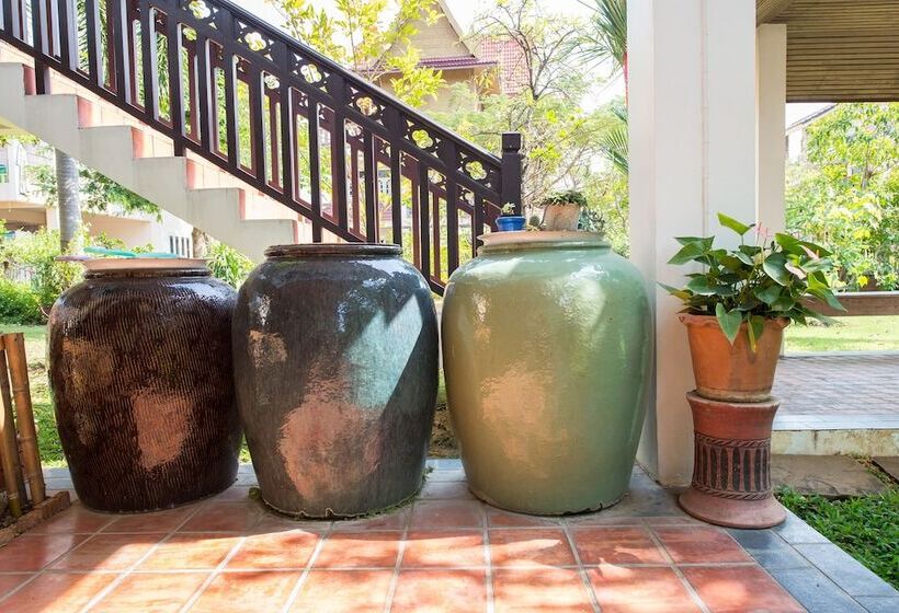 ガーデンビュースタンダードルーム, Phuttal Residence