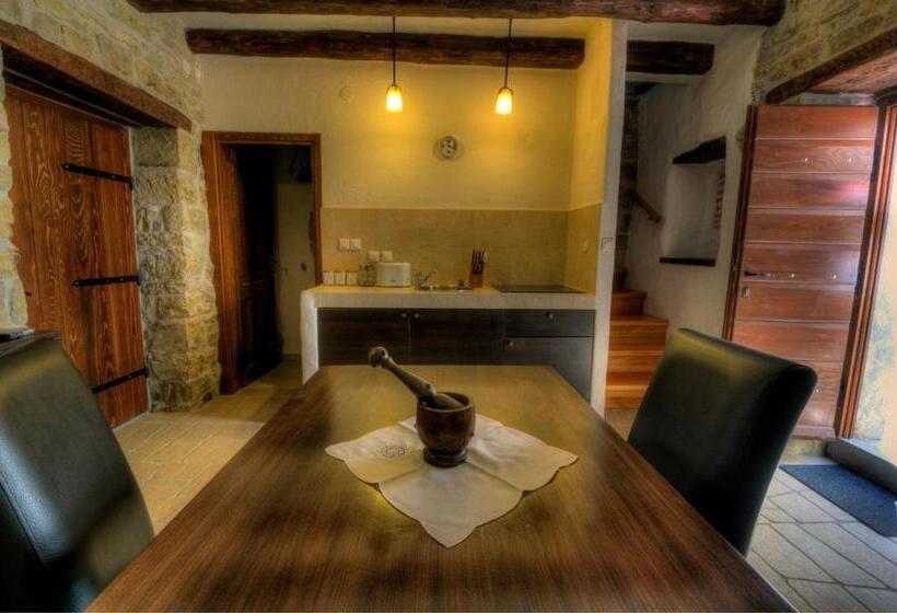 Дом 2 Спальни, Traditional Stone House Kotli