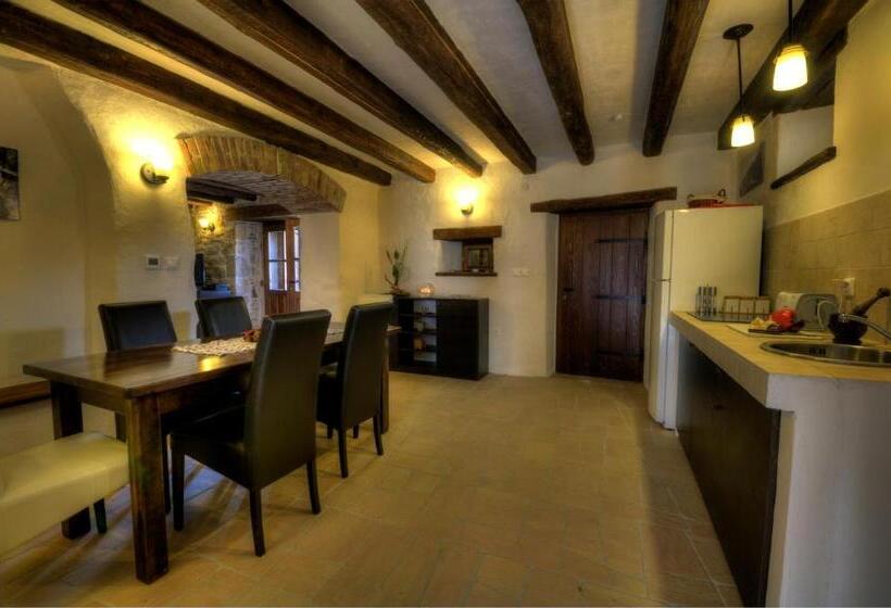 בית, 2 חדרי שינה, Traditional Stone House Kotli