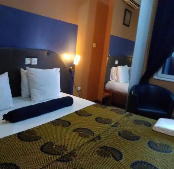 バルコニー付きデラックスルーム, Cheers Guesthouse