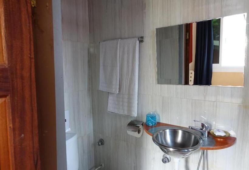 اتاق استاندارد, Cheers Guesthouse