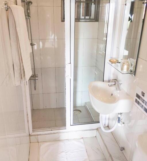 اتاق استاندارد, Cheers Guesthouse