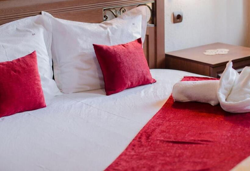 수피리어 룸, Family Hotel Dinchova Kushta