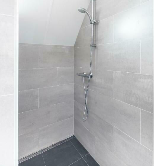 コンフォートルーム, Bij Boone