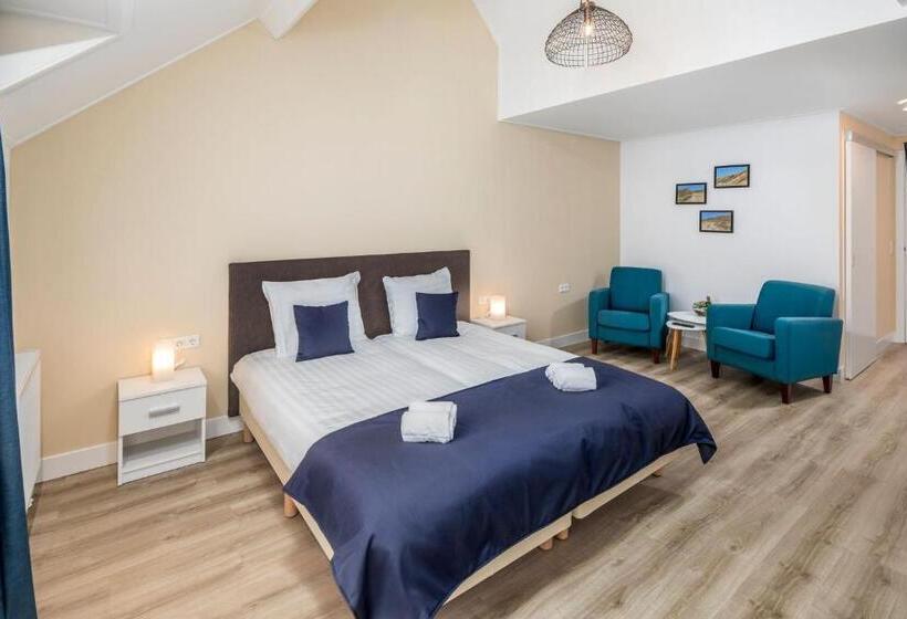 コンフォートルーム, Bij Boone