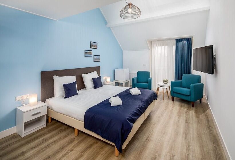 コンフォートルーム, Bij Boone