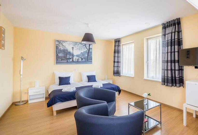 コンフォートルーム, Bij Boone