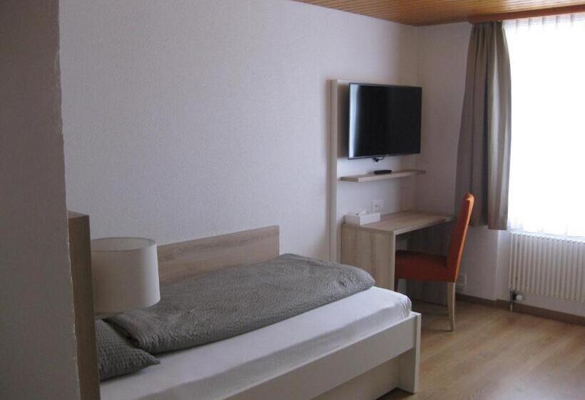 חדר סטנדרד יחיד חדר אמבטיה משותף, Hubertus