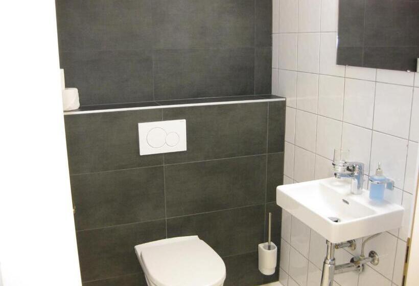 חדר סטנדרד יחיד חדר אמבטיה משותף, Hubertus