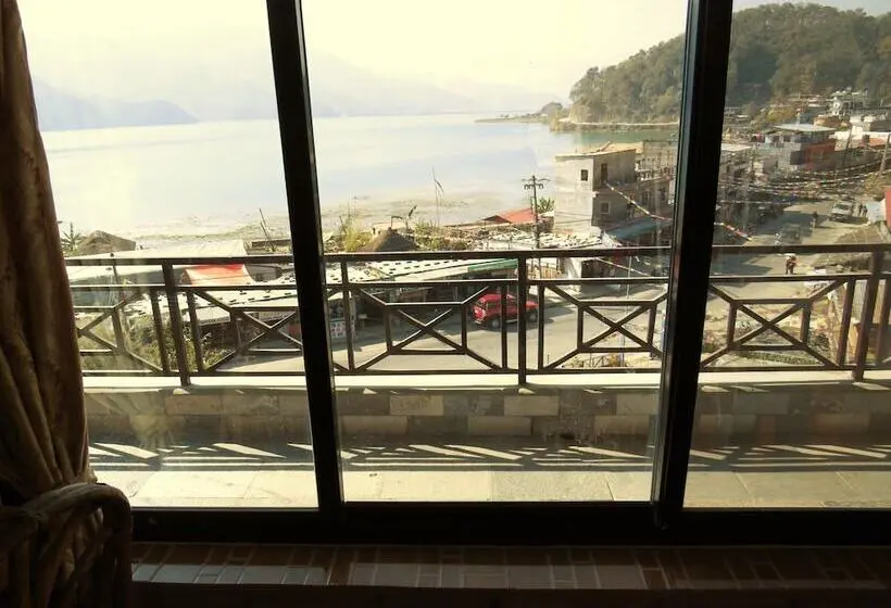 اتاق لوکس با چشم‌انداز دریاچه, Lake Vision Guesthouse