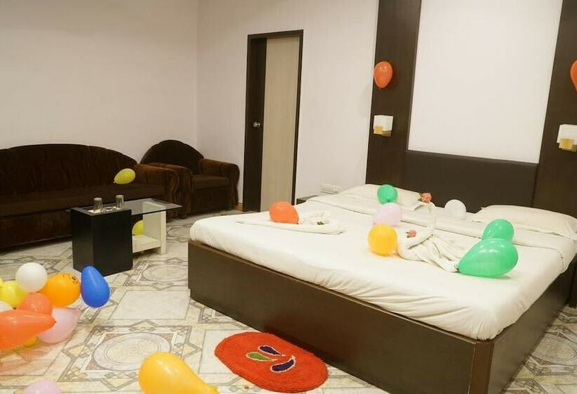 Номер Deluxe, Krishna