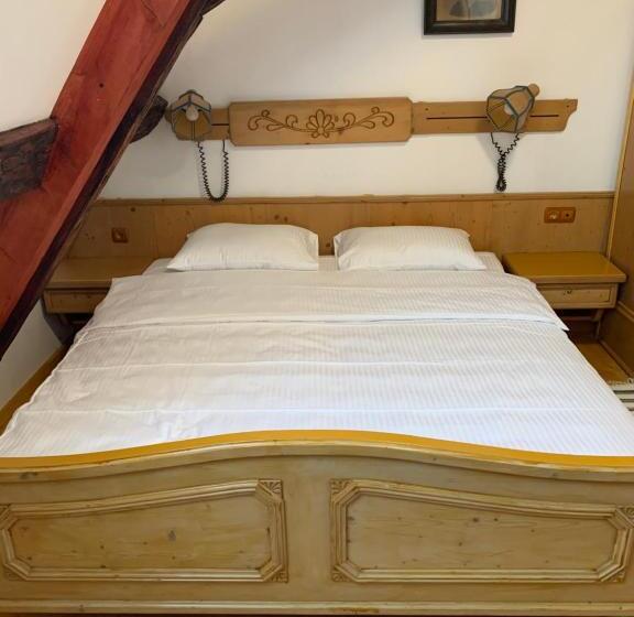 标准间, Armenopolis Adults Only