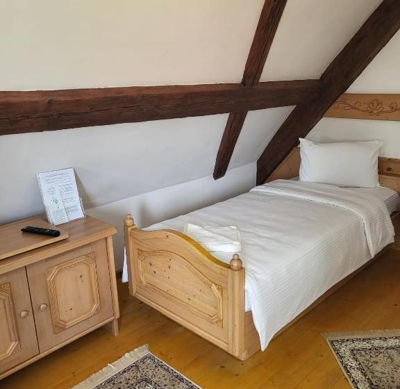 标准间, Armenopolis Adults Only