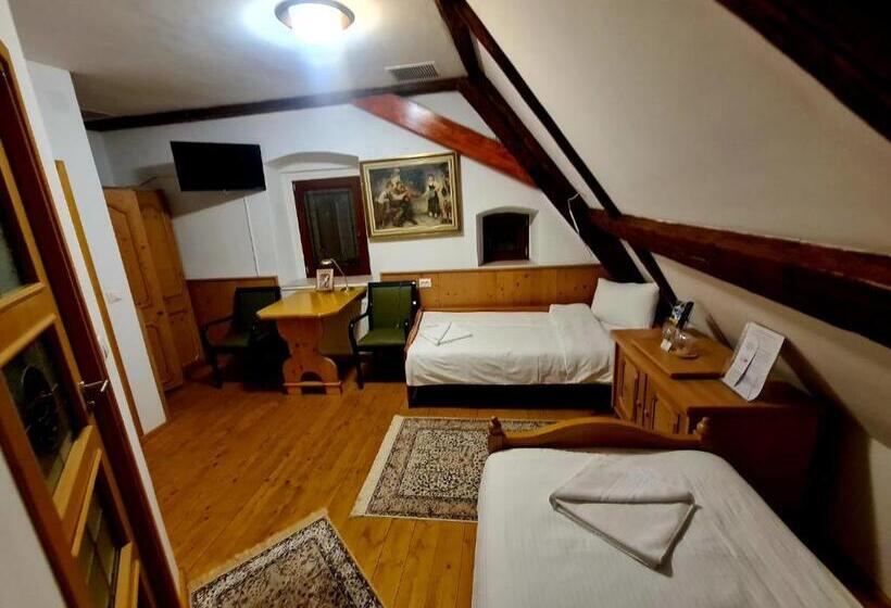 标准间, Armenopolis Adults Only