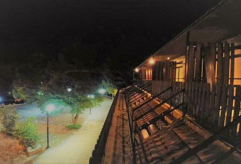 스탠다드 룸 산 전망, Perneia Rooms