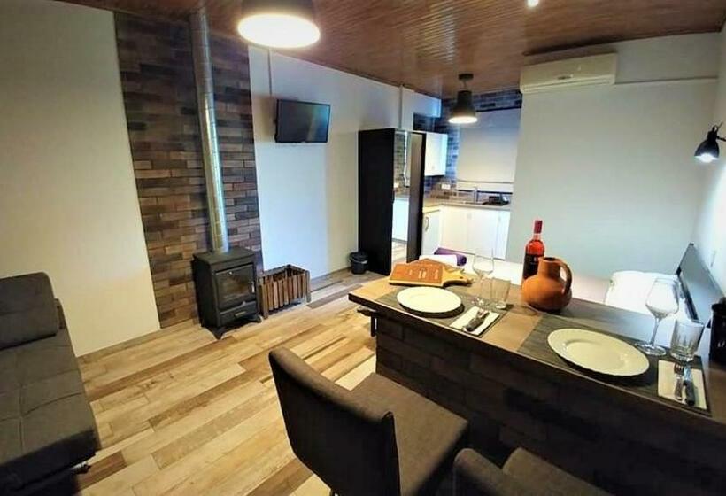 스탠다드 룸 산 전망, Perneia Rooms