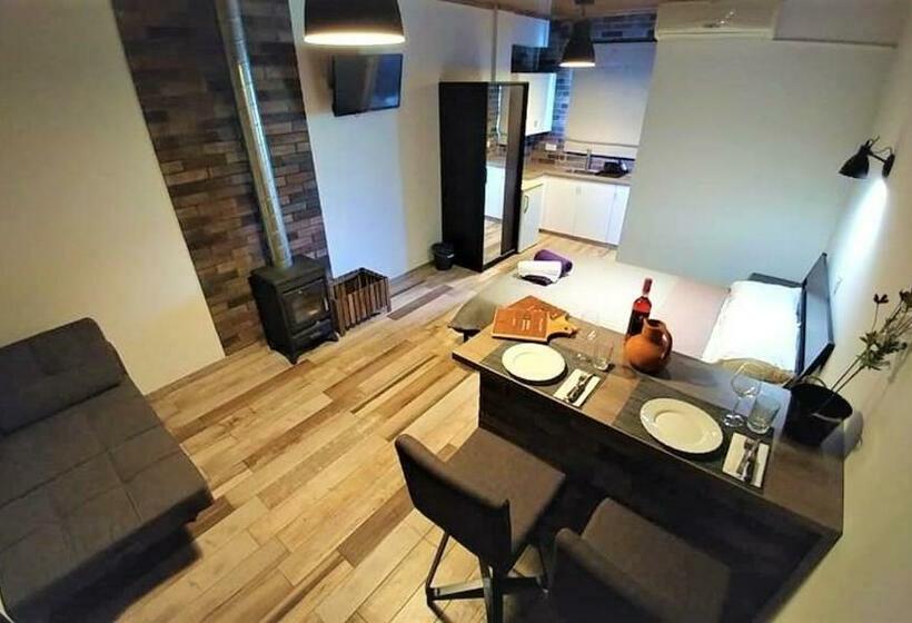 マウンテンビュースタンダードルーム, Perneia Rooms